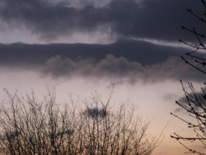 tramonto in nebbia e nuvole al tramonto (Terni – Macchia di Bussone), tramonto immagini, foto tramonto, foto al tramonto