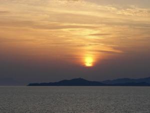 immagini di tramonto sul mare su Tramonto nascosto su Villasimius di ritorno dalla Sardegna, tramonto immagini, foto tramonto, foto al tramonto