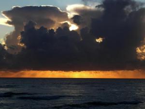 immagini di tramonto sul mare su un Tramonto Spettacolare…, tramonto immagini, foto tramonto, foto al tramonto